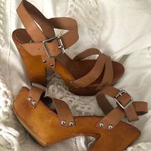 Gianni Bini wooden heels